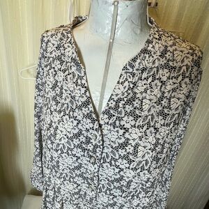 Elegant Black and White Lace print Women's Top